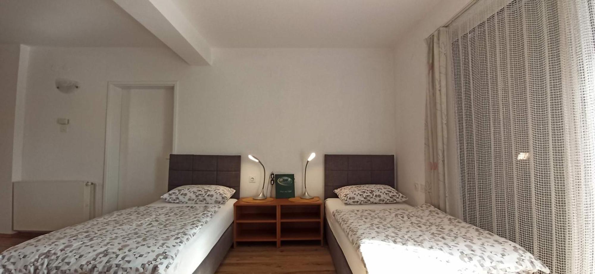 Studio Apartmani Ok Lipik ภายนอก รูปภาพ